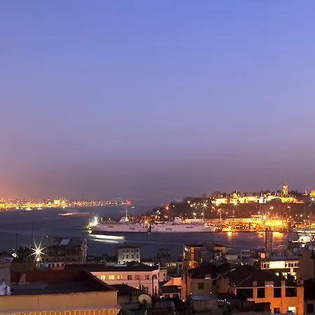 Galata بيت شباب