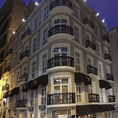 بيت شباب Galata *